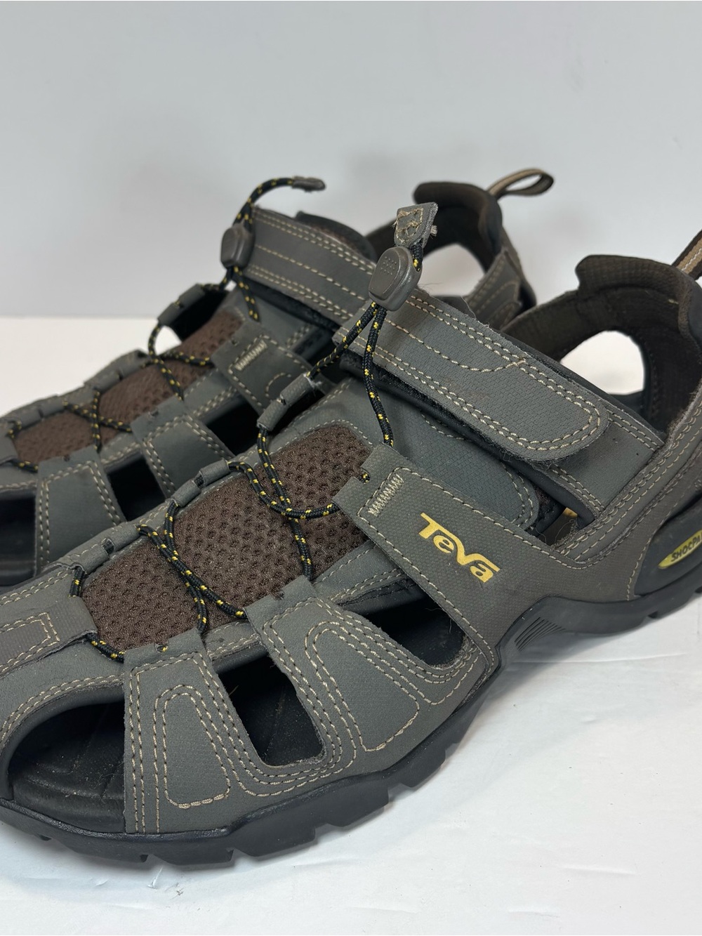 Teva Sandals Mens Sz 9 Brown Forebay Sport Hiking Closed Toe Outdoor 1001116 EUC